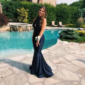 Meet your Posher, Skylar